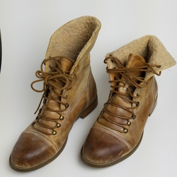 Miz Mooz Shoes - Miz Mooz Ankle Rugged Upper sherpa boots size 7.